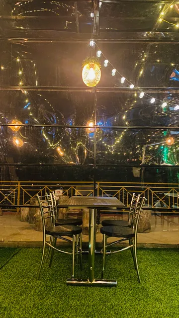 The Glasshouse - Sunset point of Naggar