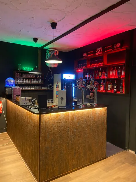 The Underdog - Burger & Fried Chicken