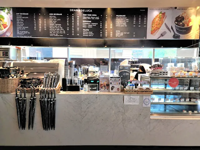 DEAN & DELUCA Sathorn Square