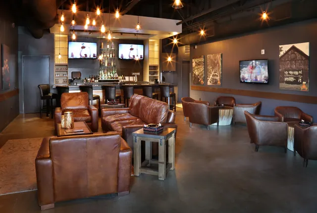 Casa de Montecristo Cigar Lounge & Bar