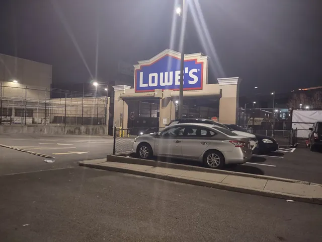 Lowe's Garden Center