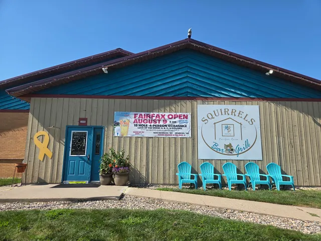 Squirrels Bar & Grill