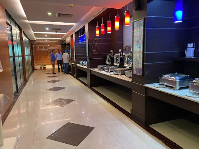 Moti Mahal Deluxe & Bar