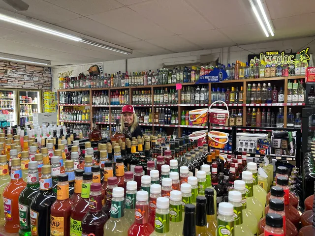 Kelly Ski Slope Liquor