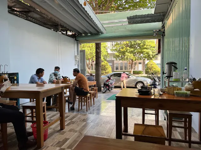 Miến lươn xứ Nghệ, Kim Liên (Vietnamese Eel Dishes)