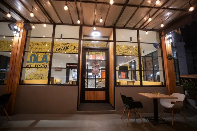 Lola cafe resto