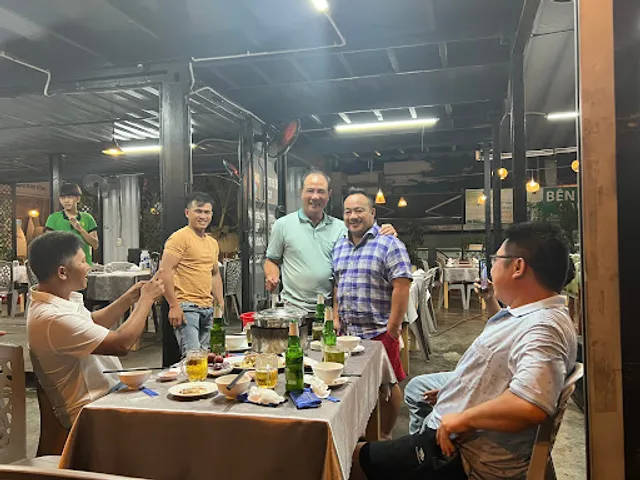 HẢI SẢN BÊN SÔNG