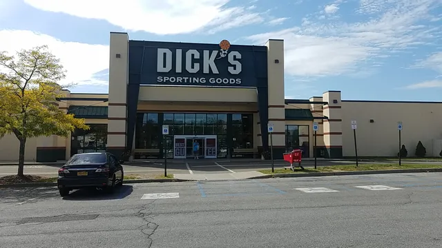 DICK'S Sporting Goods
