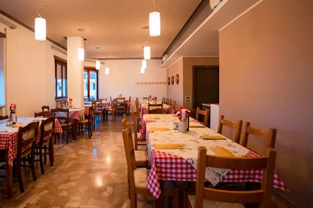 LEON D'ORO da Demis - bar, pizzeria, ristorante, alloggio