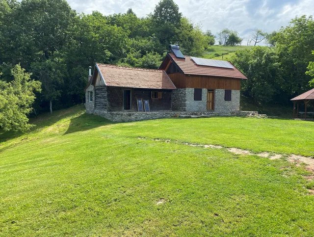 Salaš u Bregu in Cheile Carasului