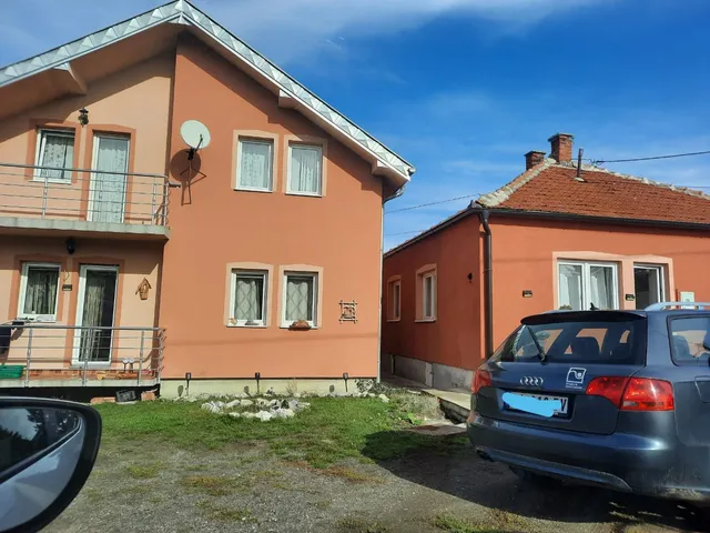Apartmani "Bato"