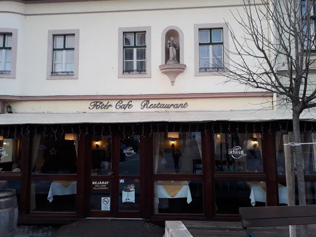 Főtér Cafe Restaurant