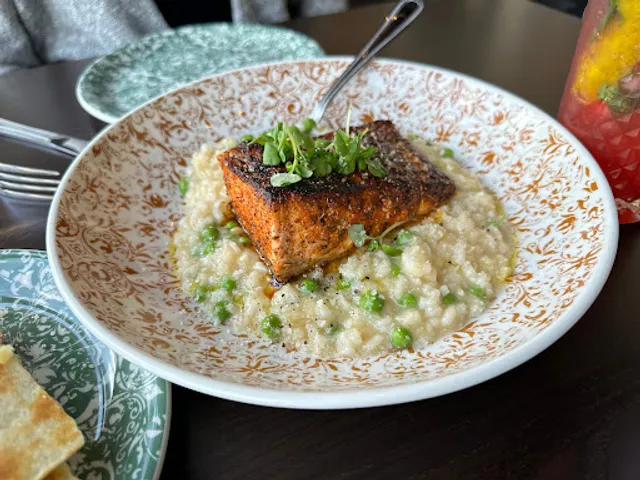 Ella's Italian Pub - Elmhurst