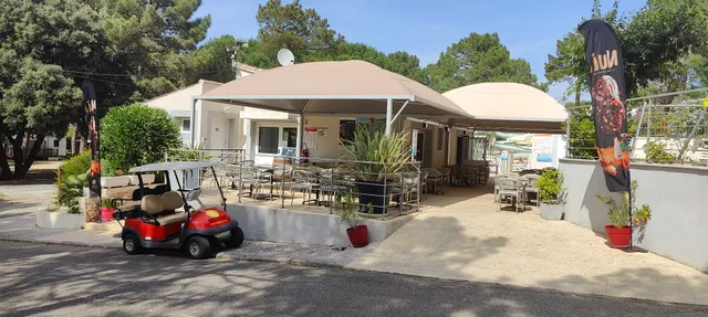 Camping la Pinéde en Provence