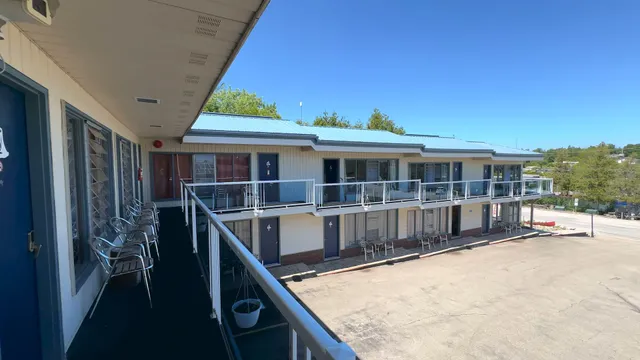 Blue Bay Motel