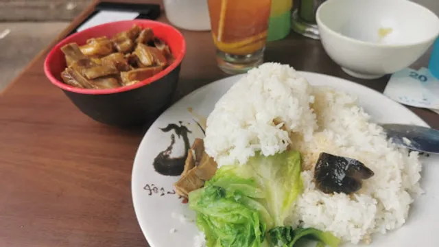 Kwai Shun Street Cooked Food Market