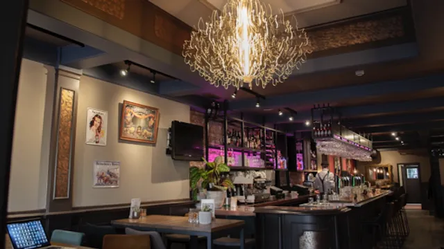 Berries Bar & Kitchen