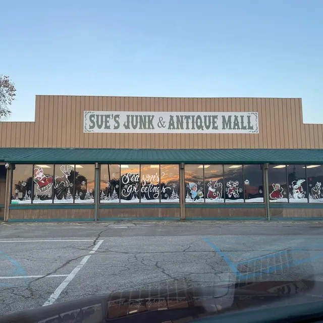 Sue's Junk & Antique Mall