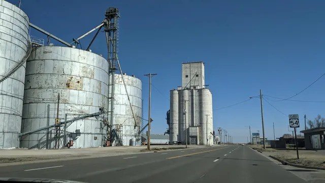 Offerle Coop Bucklin