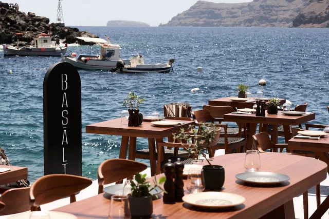 Basalt Restaurant | Ammoudi Bay Santorini