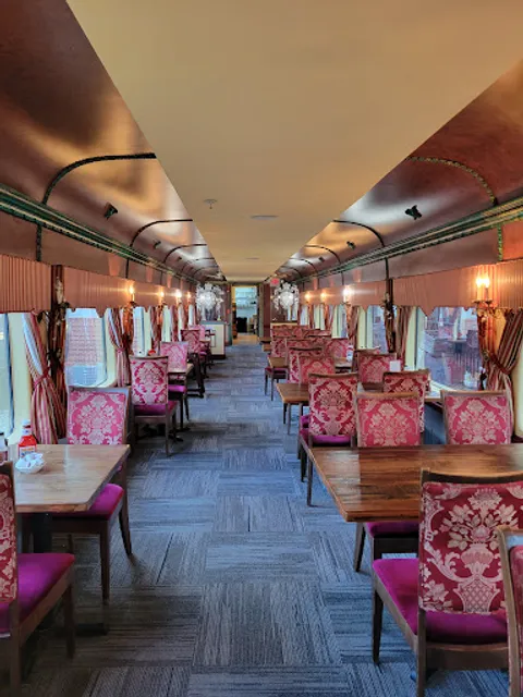 Honey's At Station 26