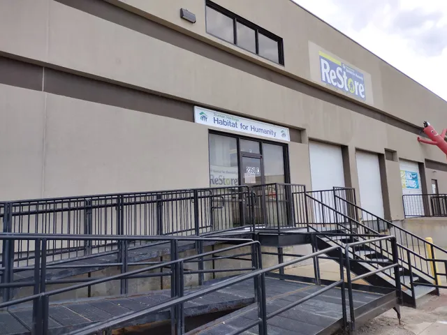 Habitat for Humanity Lee's Summit Restore