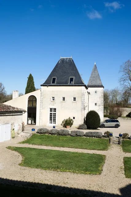 Château De La Vallade