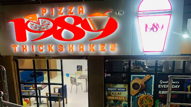 1989 Pizza & ThickShake's, Uppal