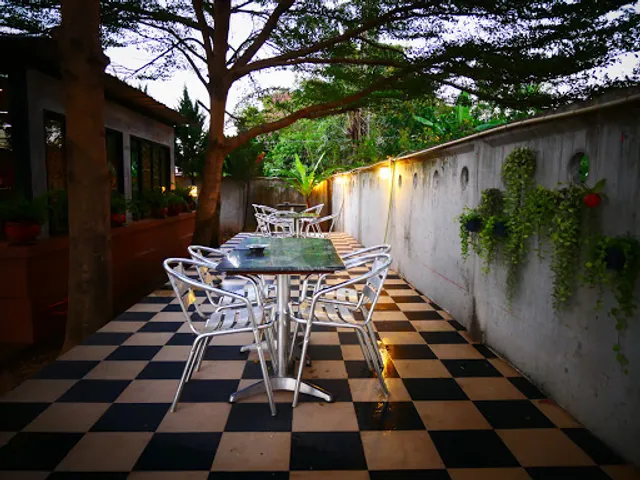 Oak Cafe and Bistro โอ๊คคาเฟ่แอนด์บิสโทร