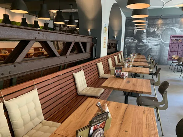 Brauhof Wien - Restaurant - Biergarten & Brauerei