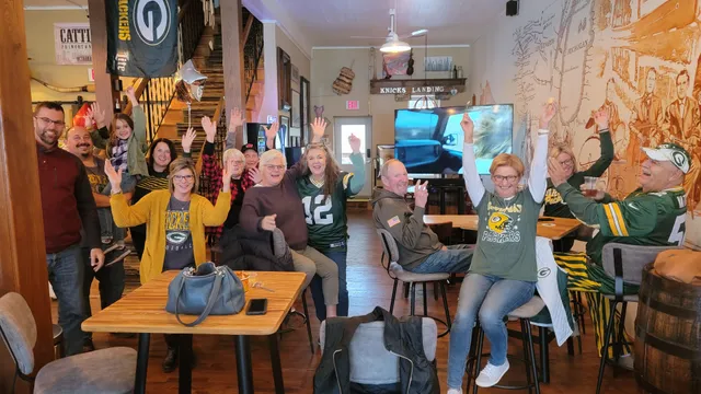 Knickerbocker Landing / Knick's Eats