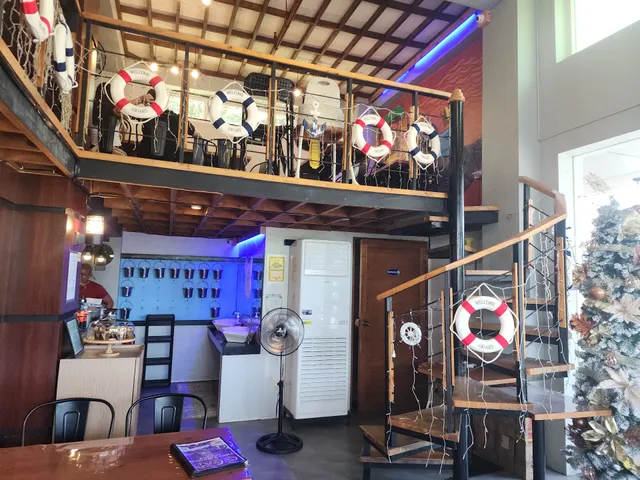 Bay-Bay Seafood & Grill - La Union