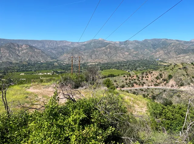 Scenic overlook of Ojai