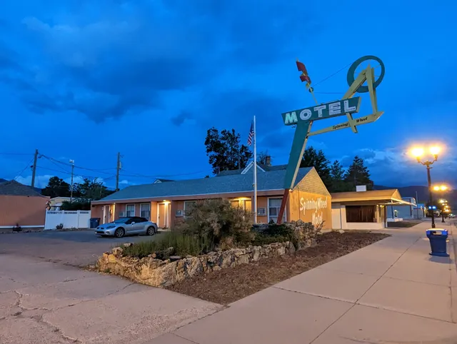 Spinning Wheel Motel