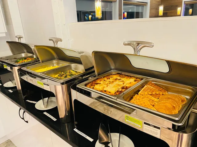 Lake House Kitchen + Bar