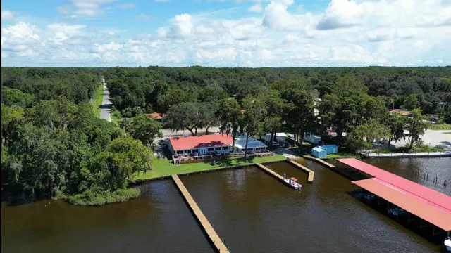 Porky's Lodge Bar & Grill