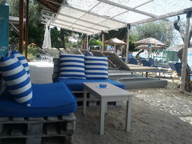 Mediterraneo seaside Bar-Eatery