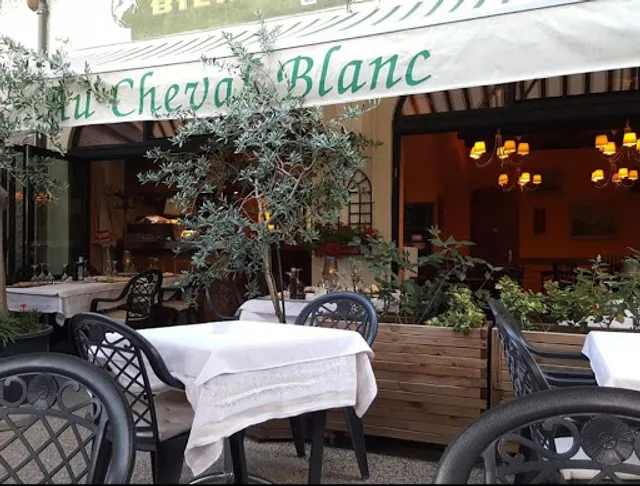 Restaurant Au Cheval Blanc à Puplinge