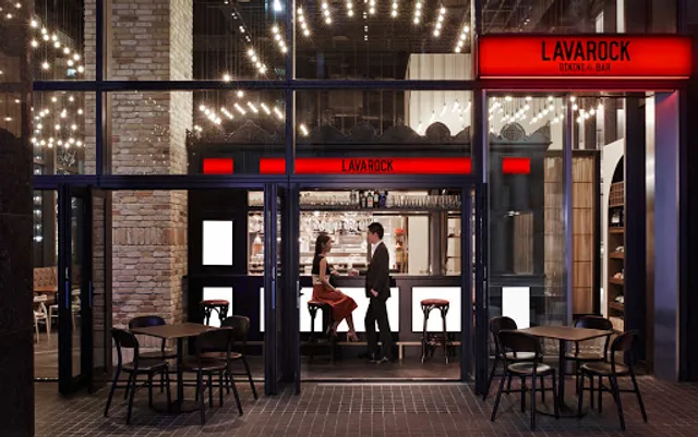 DINING & BAR LAVAROCK
