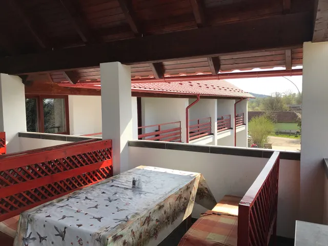 Aranyhordó Panzió, Étterem és Pizzéria