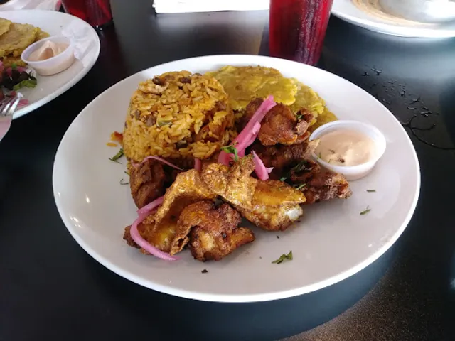 Luna Rosa Puerto Rican Grill y Tapas