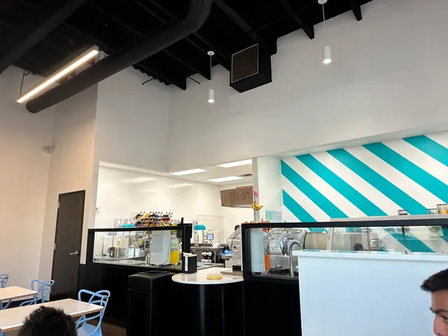 Happy's Shaved ice, Bubble Blends and Lemonades