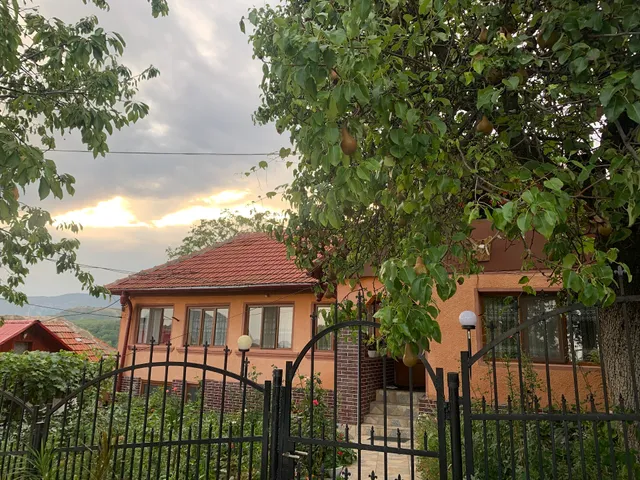 Căsuța Bunicilor Isverna