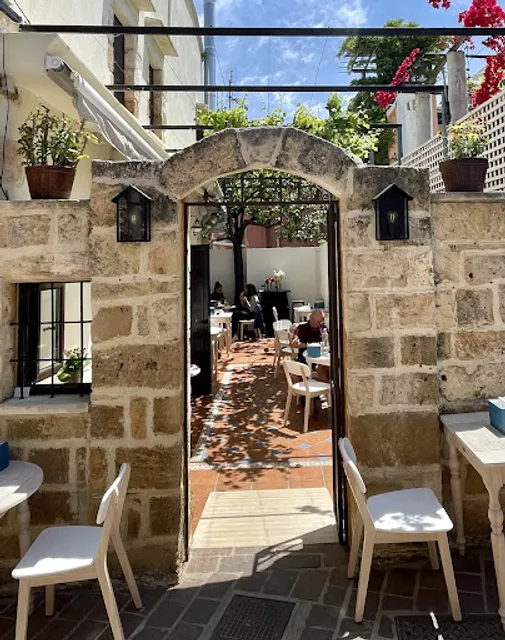 Adami - Breakfast, brunch & beyond