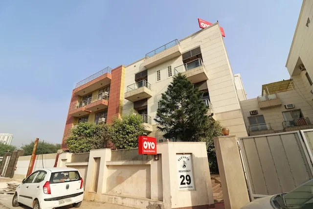 OYO Elevate Residency Near Bestech Central Square Mall