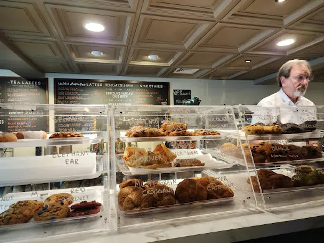 Met Coffee House & Fine Art Gallery