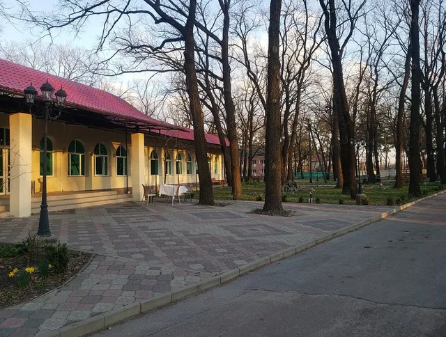 ЗЕЛЕНА ДІБРОВА, ГОТЕЛЬ