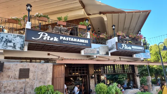 Castello Restaurant & Bar