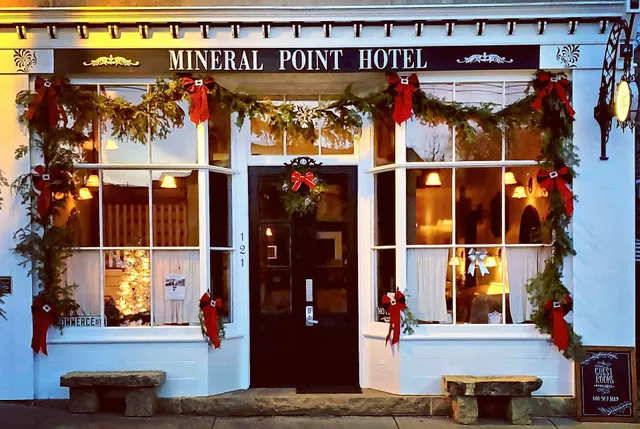Mineral Point Hotel & Suites
