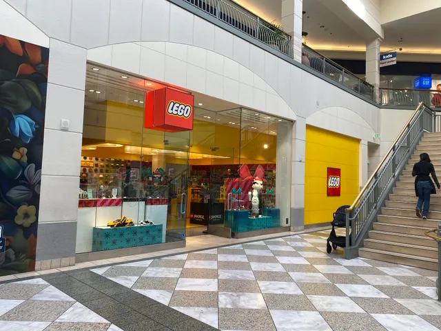 The LEGO® Store Hillsdale Shopping Center